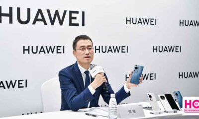 Huawei COO with Huawei P60 series